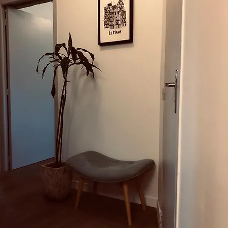 Etage Dans Notre Mancelle *